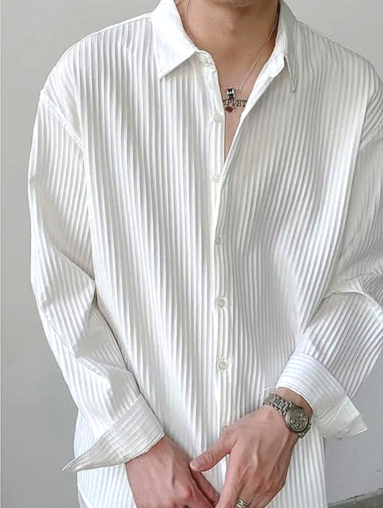 Men's white vertical strip collar shirt